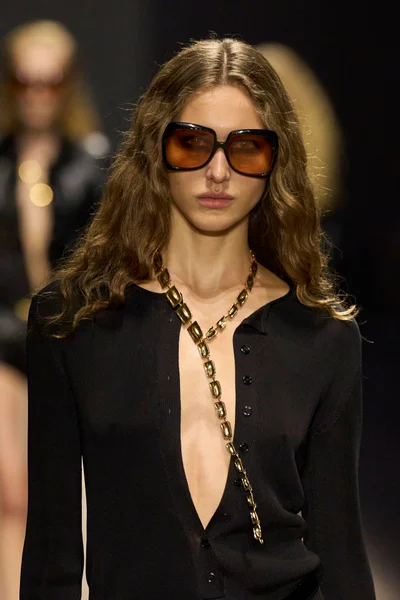 Look 7
